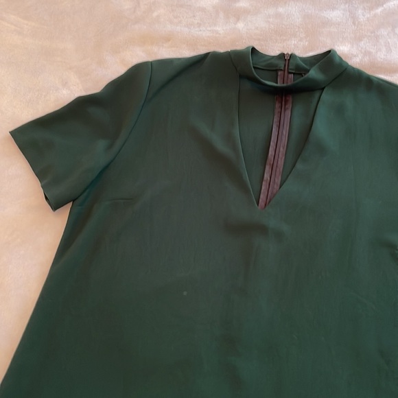 Green shift dress - Picture 3 of 5